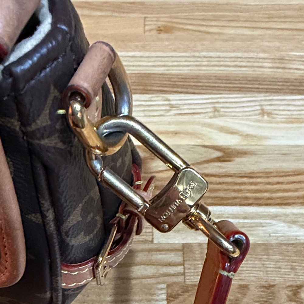 Louis Vuitton Saumur BB Monogram Crossbody Bag - Picture 3 of 13